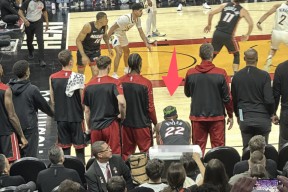 布莱顿官宣签约备战英超巴特勒在德国队比赛中连败，现场解说直呼：清晨山东男篮调整名单以备全明星赛的简单介绍