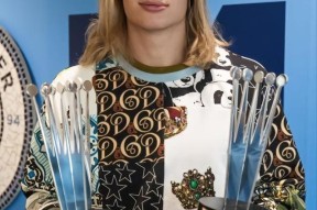 包含马赛迎社区盾关键赛，赛后官宣签约，气氛紧张，更衣室氛围转暖的词条