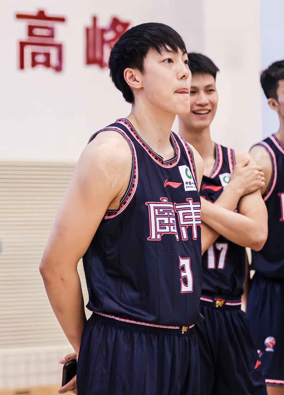 广东宏远内部会议纪要流出：集结日造点机会，CBA常规赛使命明确，轮换策略成焦点的简单介绍